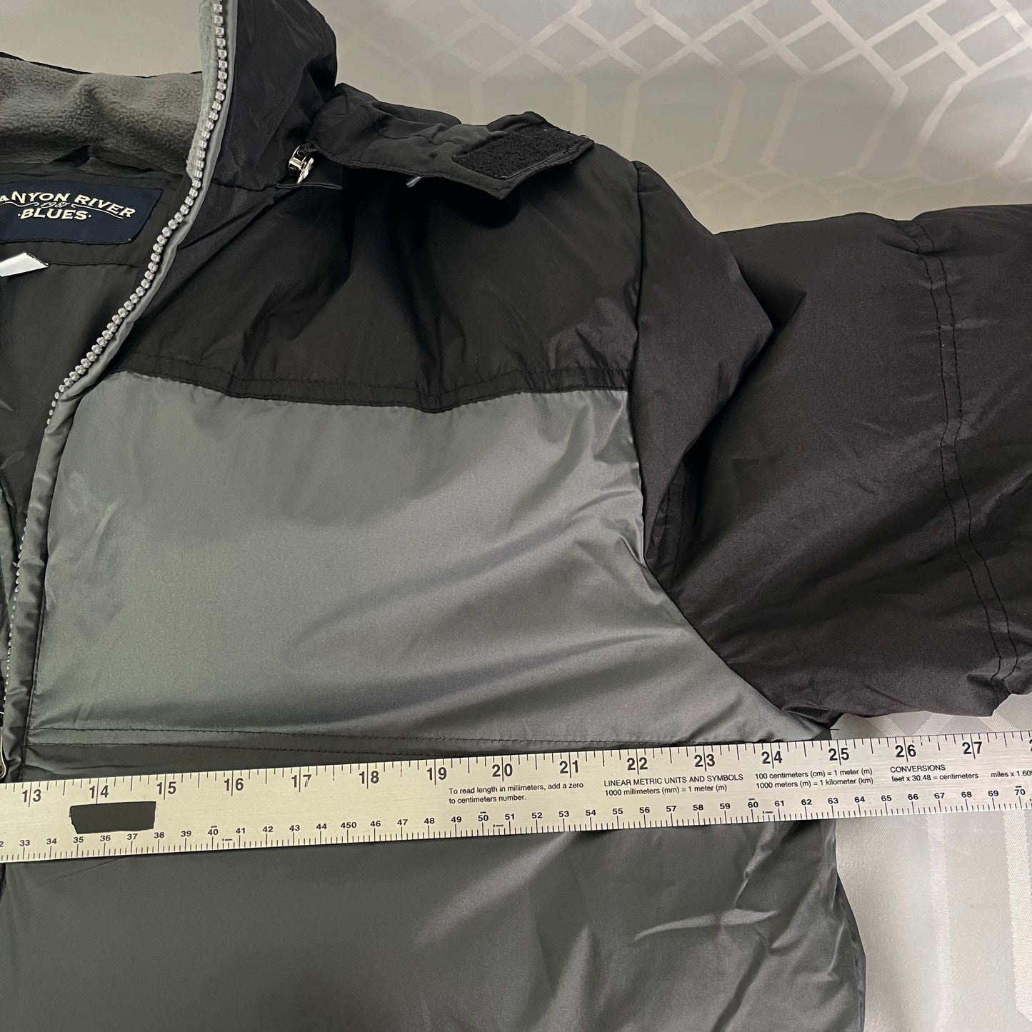 Canyon River Blues 1987 Vintage Y2K Puffer Jacket Grey Black Colorblock Insulated Hooded Coat